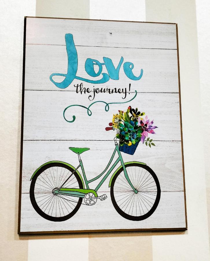 Jb Austin Perdana Homestay@simple Comfy For 11pax * Johor Bahru