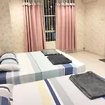 Jb Austin Perdana Homestay@Simple Comfy For 11Pax