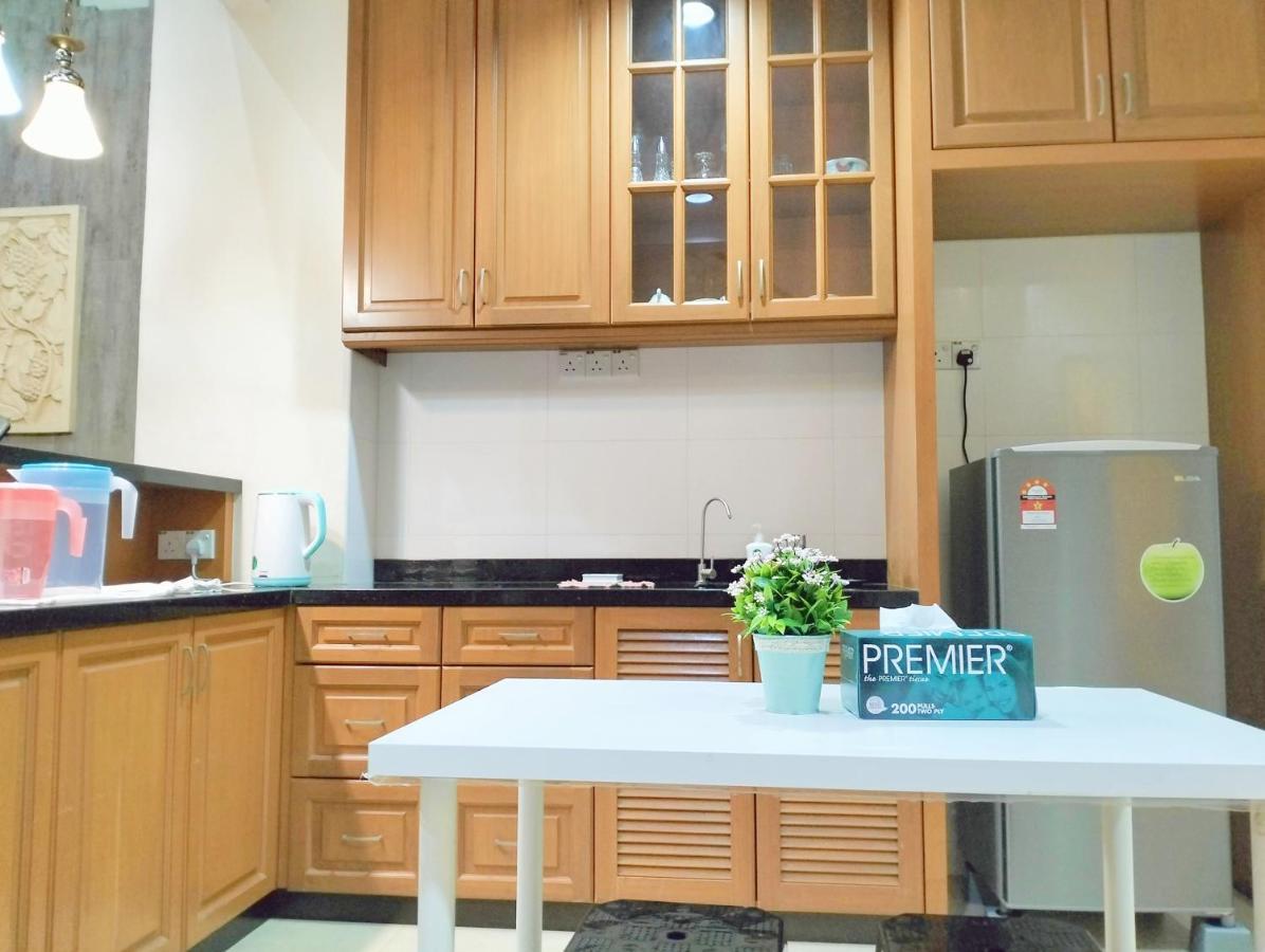 Rumah percutian Jb Austin Perdana Homestay@simple Comfy For 11pax Johor Bahru