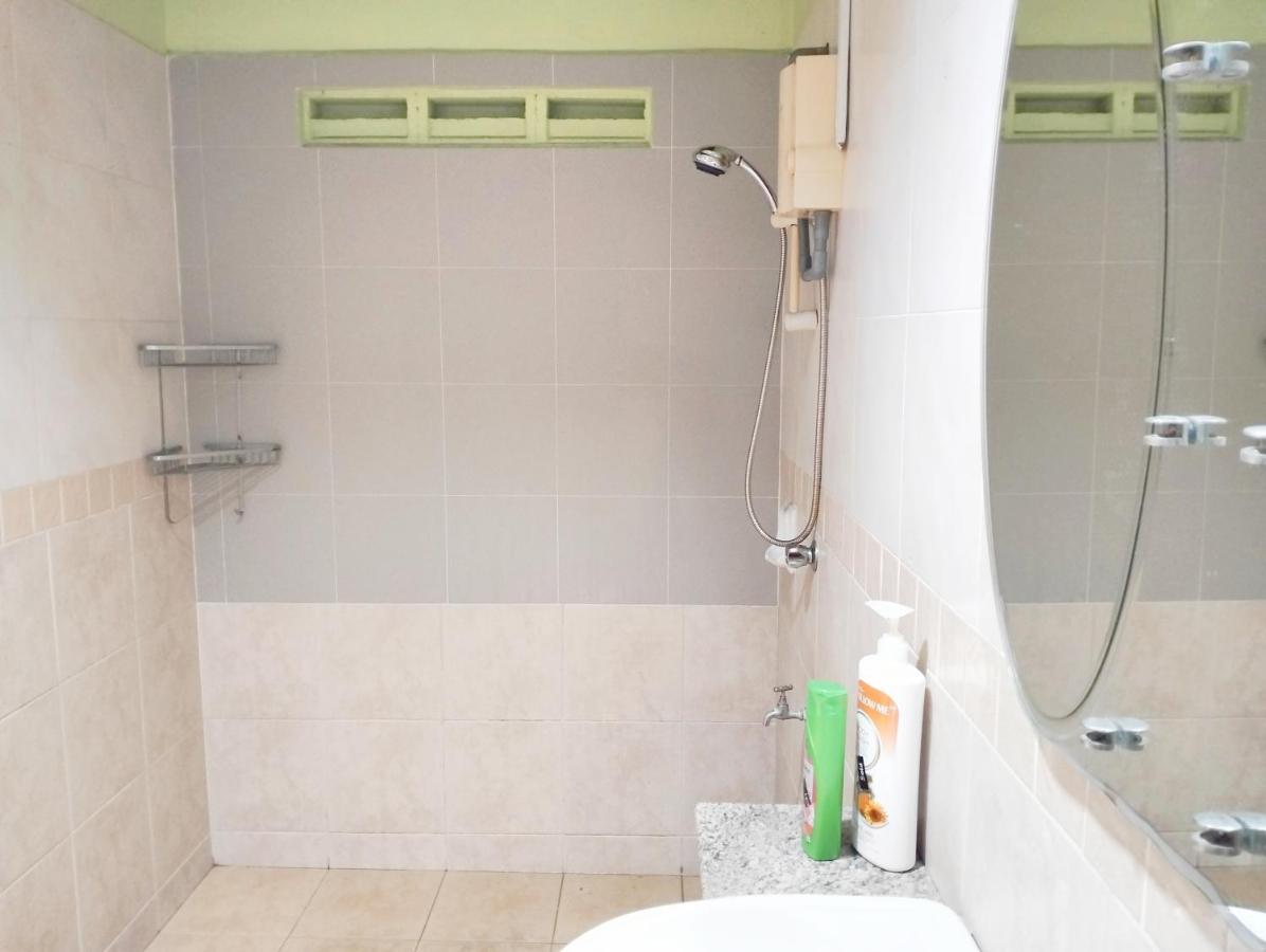 Rumah percutian Jb Austin Perdana Homestay@simple Comfy For 11pax *